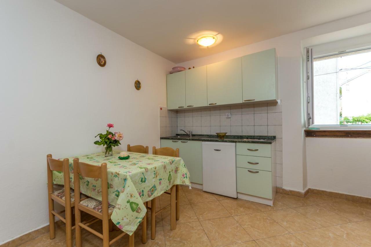 Appartement Karmen 1 à Funtana Extérieur photo